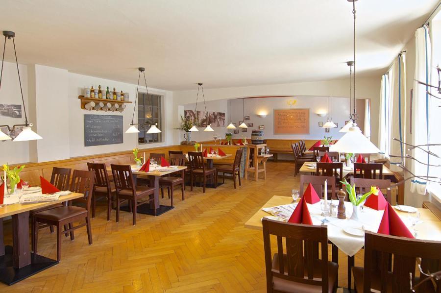 Braustueble Und Hotel Zur Post Вайлер-Зиммерберг Экстерьер фото