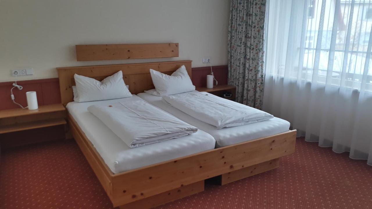 Braustueble Und Hotel Zur Post Вайлер-Зиммерберг Экстерьер фото