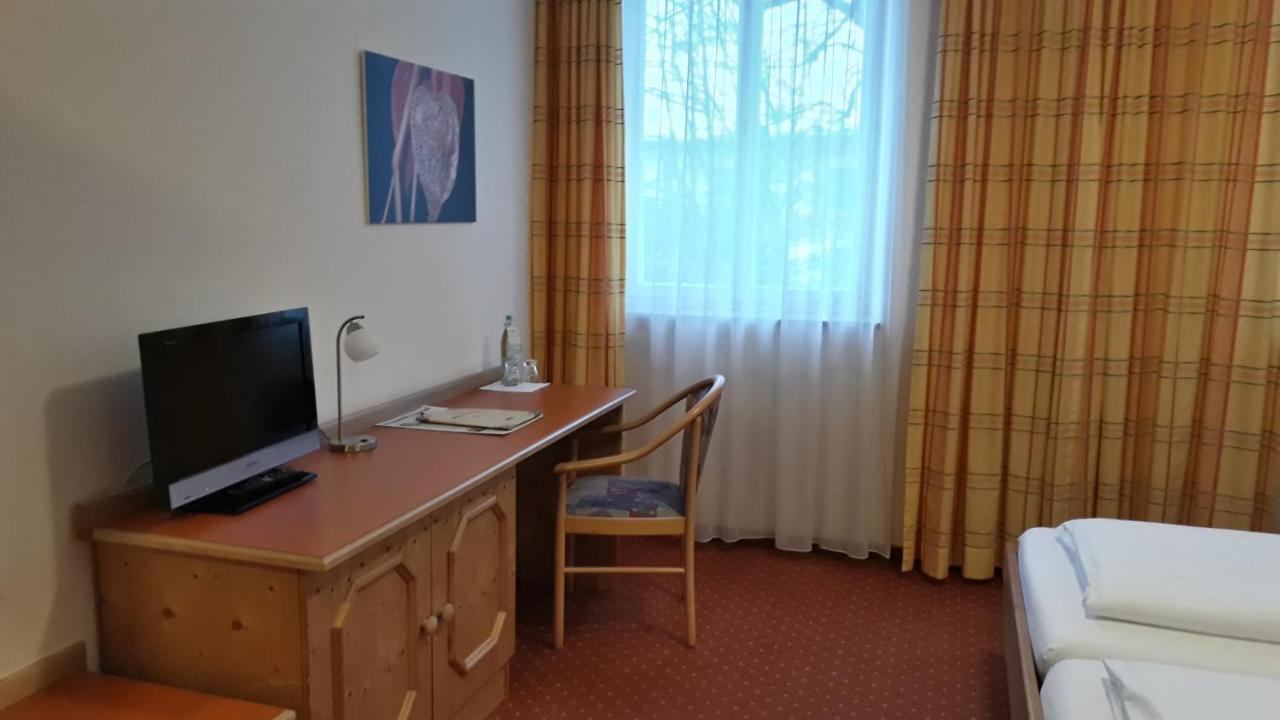 Braustueble Und Hotel Zur Post Вайлер-Зиммерберг Экстерьер фото